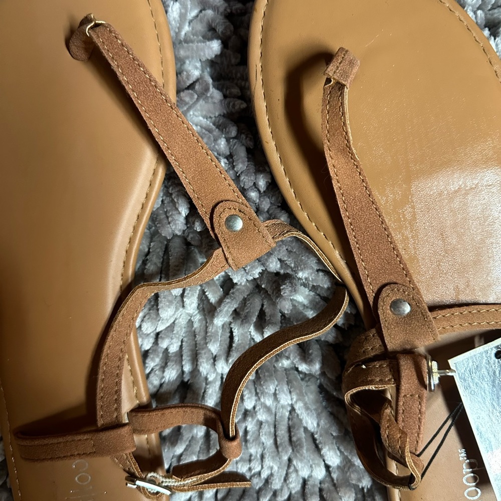 Sandals - Picture 2 of 2